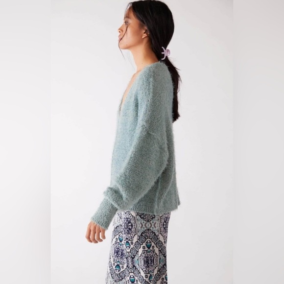 free people Icing V-Neck Sweater . - Picture 6 of 8